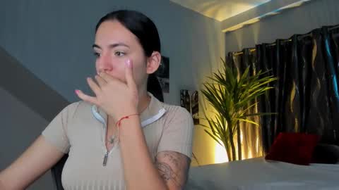 mari_salgado online show from September 12, 1:55 pm