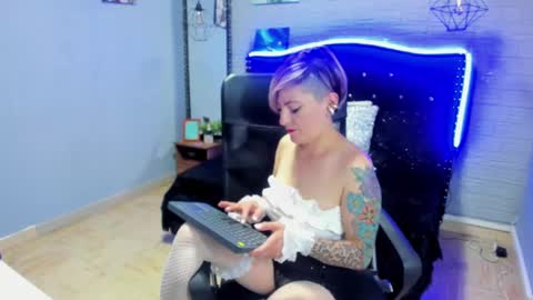 Snapshot of maria_fernandaxxx_ chatting on December 7, 4:53 am Maria fernanda online show from December 7, 4:53 am