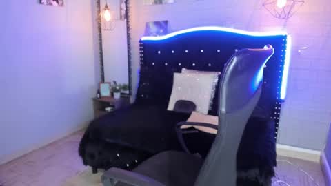 Snapshot of maria_fernandaxxx_ chatting on December 15, 10:18 am Maria fernanda online show from December 15, 10:18 am