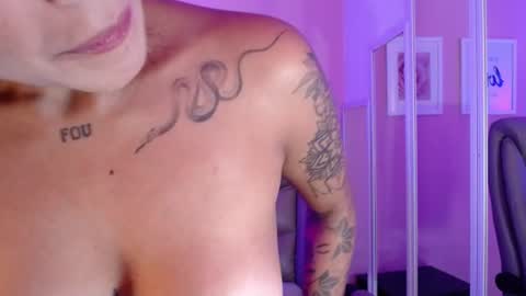 Snapshot of maria_jones chatting on June 13, 9:29 am Instagram soymj01 online show from June 13, 9:29 am