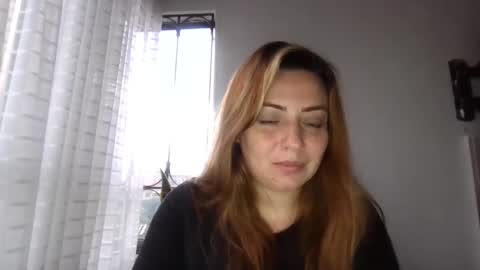 Snapshot of maria_juliana8 chatting on December 17, 10:43 pm maria_juliana8 online show from December 17, 10:43 pm