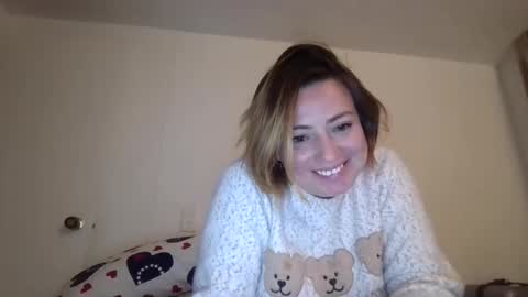 Snapshot of maria_juliana8 chatting on February 20, 12:40 am maria_juliana8 online show from February 20, 12:40 am