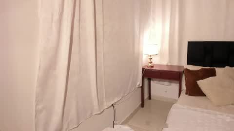 V A N E S S A  online show from April 26, 5:49 am