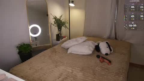 Snapshot of maria_petit chatting on June 19, 1:43 am M. online show from June 19, 1:43 am