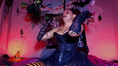 Snapshot of maria_rosee chatting on October 31, 3:24 pm ELI online show from October 31, 3:24 pm