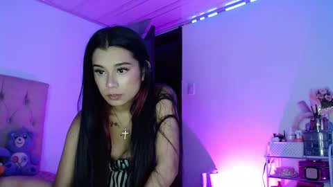 Snapshot of mariaa_vicctoria chatting on October 5, 11:35 pm Vicky online show from October 5, 11:35 pm