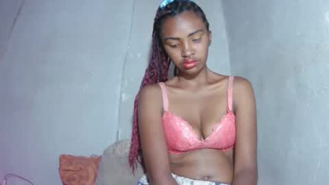 Snapshot of mariah586 chatting on November 13, 9:03 pm Maria online show from November 13, 9:03 pm