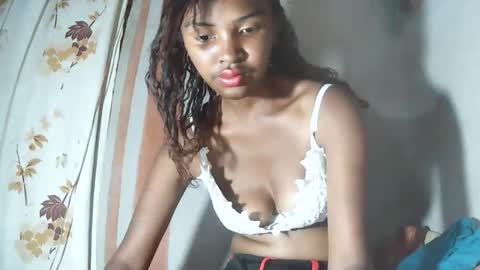 Snapshot of mariah586 chatting on November 18, 1:59 pm Maria online show from November 18, 1:59 pm