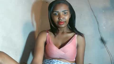 Snapshot of mariah586 chatting on December 20, 3:57 am Maria online show from December 20, 3:57 am