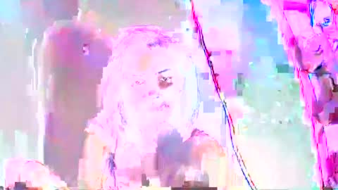 Snapshot of mariah586 chatting on December 23, 1:36 am Maria online show from December 23, 1:36 am