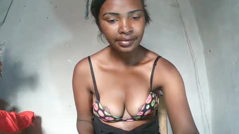 Snapshot of mariah586 chatting on January 13, 4:29 am Maria online show from January 13, 4:29 am