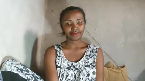 Snapshot of mariah586 chatting on January 15, 7:46 am Maria online show from January 15, 7:46 am