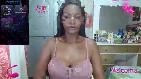 Snapshot of mariah_hellen chatting on July 29, 9:24 pm Alicia online show from July 29, 9:24 pm