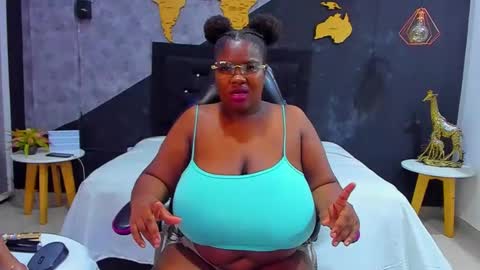 Snapshot of mariam__rossi chatting on October 16, 12:39 pm  MARIAM online show from October 16, 12:39 pm