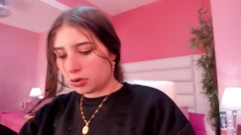 Snapshot of mariam_scott18 chatting on September 30, 3:00 am Mariam online show from September 30, 3:00 am