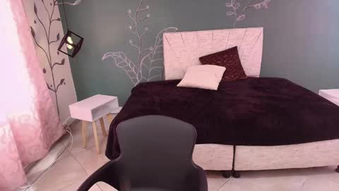 Snapshot of mariamcute_ chatting on February 20, 7:30 pm M A R I A N A online show from February 20, 7:30 pm