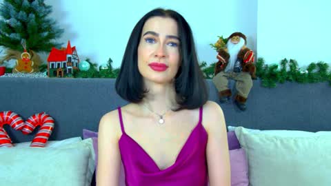 MariaMenson online show from December 14, 6:30 pm