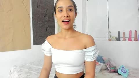 Snapshot of marian_rios chatting on October 18, 11:00 am Marian online show from October 18, 11:00 am