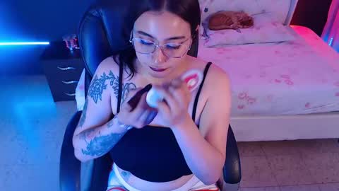 Snapshot of marian_stonee chatting on February 10, 11:02 pm marian online show from February 10, 11:02 pm