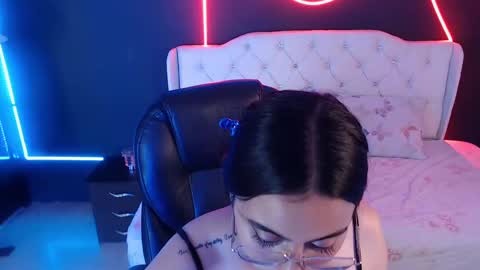 Snapshot of marian_stonee chatting on February 11, 2:03 am marian online show from February 11, 2:03 am