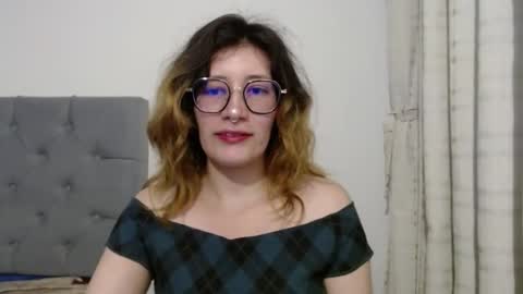 Snapshot of mariana124_ chatting on December 23, 5:43 pm Mariana online show from December 23, 5:43 pm