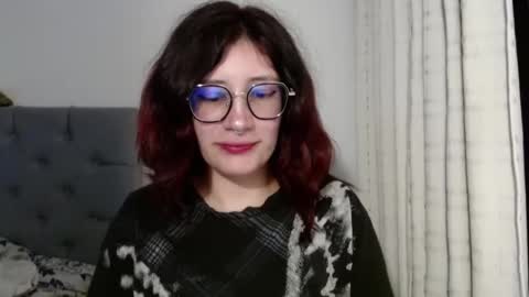 Snapshot of mariana124_ chatting on January 2, 6:18 am Mariana online show from January 2, 6:18 am