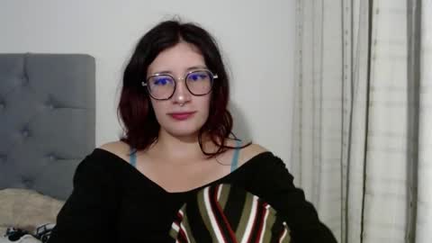 Snapshot of mariana124_ chatting on January 4, 3:29 am Mariana online show from January 4, 3:29 am