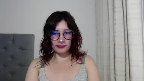 Snapshot of mariana124_ chatting on January 4, 7:02 pm Mariana online show from January 4, 7:02 pm