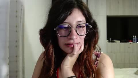 Snapshot of mariana124_ chatting on March 11, 10:42 pm Mariana online show from March 11, 10:42 pm