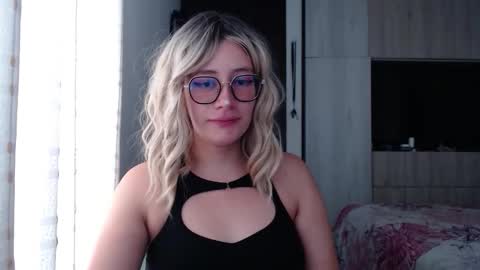 Snapshot of mariana124_ chatting on September 30, 6:35 pm Mariana online show from September 30, 6:35 pm