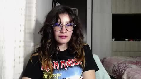 Snapshot of mariana124_ chatting on October 17, 1:09 am Mariana online show from October 17, 1:09 am