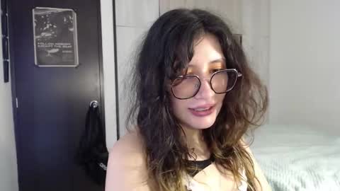 Snapshot of mariana124_ chatting on October 27, 9:19 pm Mariana online show from October 27, 9:19 pm