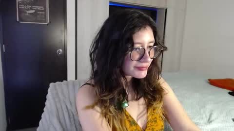 Snapshot of mariana124_ chatting on November 24, 9:25 pm Mariana online show from November 24, 9:25 pm