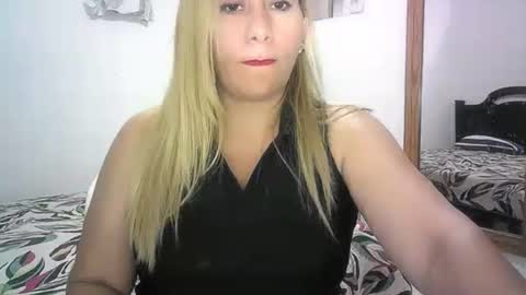 mariana995649 online show from May 5, 10:51 pm