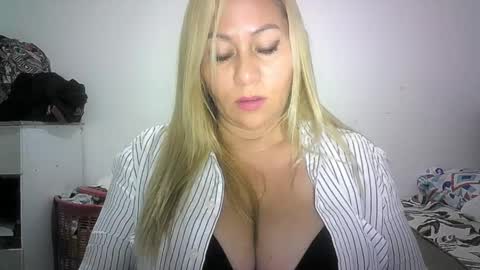 mariana995649 online show from May 7, 3:06 pm