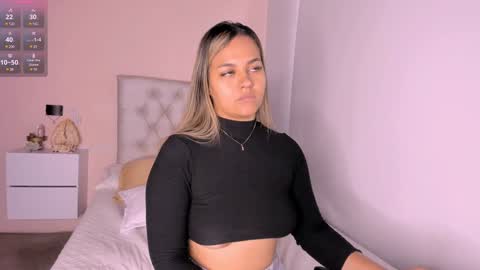 Mariana Roe online show from January 12, 3:03 pm