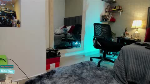 Mar y online show from November 13, 2:27 pm