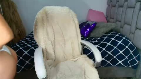 Mariana Gomez online show from May 11, 4:04 pm