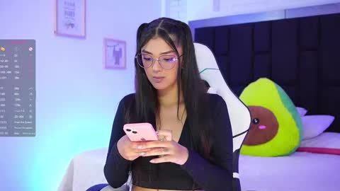 Mariana  online show from November 6, 7:04 pm