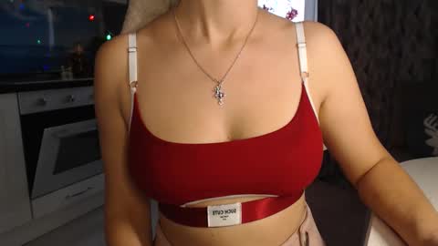 Snapshot of mariana_mur chatting on February 27, 9:54 am MarianaMur online show from February 27, 9:54 am