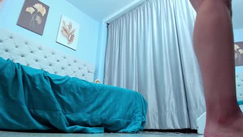 Snapshot of mariana_murillo__ chatting on February 12, 7:13 am Mariana online show from February 12, 7:13 am