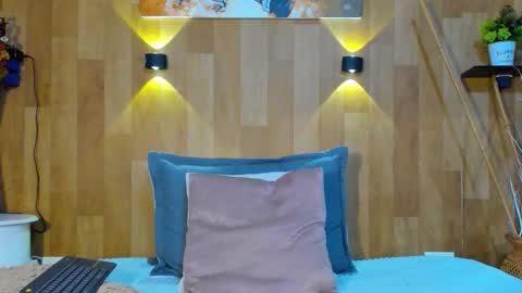 Mariana Angel online show from April 4, 10:57 am