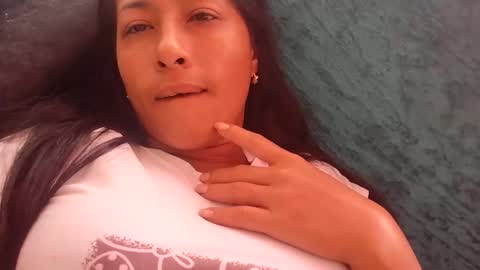 Snapshot of marianaaladejo chatting on October 24, 4:14 pm marianaaladejo online show from October 24, 4:14 pm