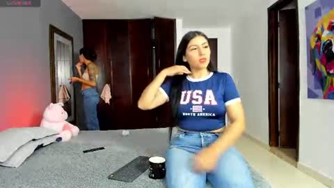 Snapshot of marianaandvalen chatting on June 22, 11:18 am MARIANA Y VALENTINA online show from June 22, 11:18 am