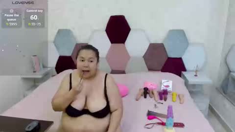 Snapshot of marianabbw_ chatting on November 2, 4:20 pm mariana online show from November 2, 4:20 pm