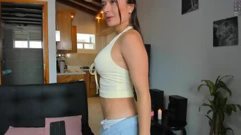 Mariana online show from May 1, 1:26 pm