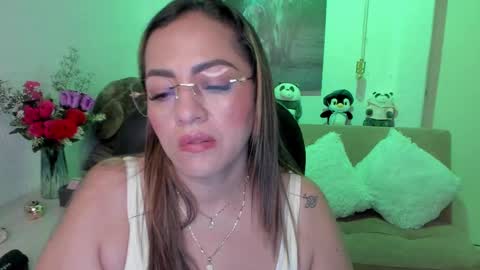 Snapshot of marianalopez81 chatting on February 22, 6:28 am Mariana Lopez online show from February 22, 6:28 am