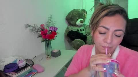 Snapshot of marianalopez81 chatting on February 28, 6:43 am Mariana Lopez online show from February 28, 6:43 am