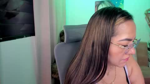 Snapshot of marianalopez81 chatting on February 17, 1:02 am Mariana Lopez online show from February 17, 1:02 am