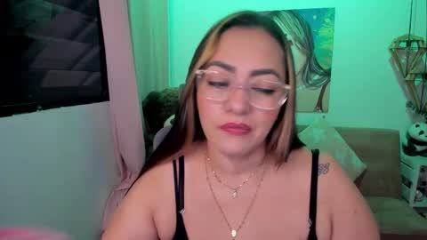 Snapshot of marianalopez81 chatting on February 26, 11:59 pm Mariana Lopez online show from February 26, 11:59 pm